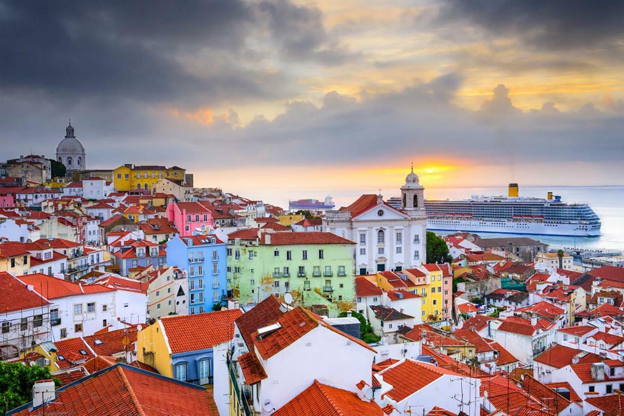 Romantichome At Alfama'S Heart Lisbon Exterior photo